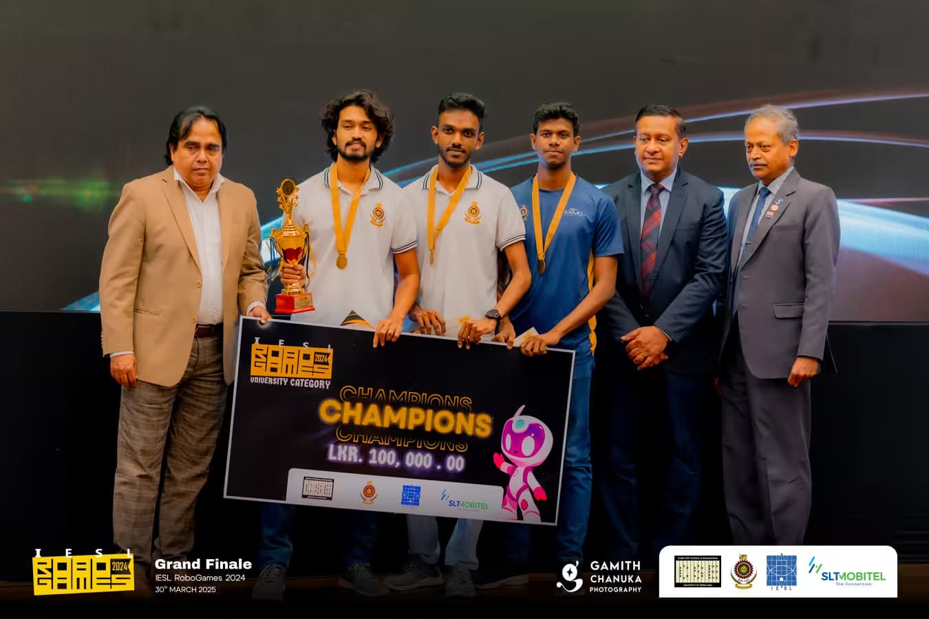 RoboGames University category — champions photograph 1